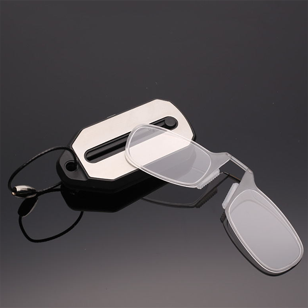 ULTRA-LIGHT AND PORTABLE KEYCHAIN PINCE-NEZ READING GLASSES